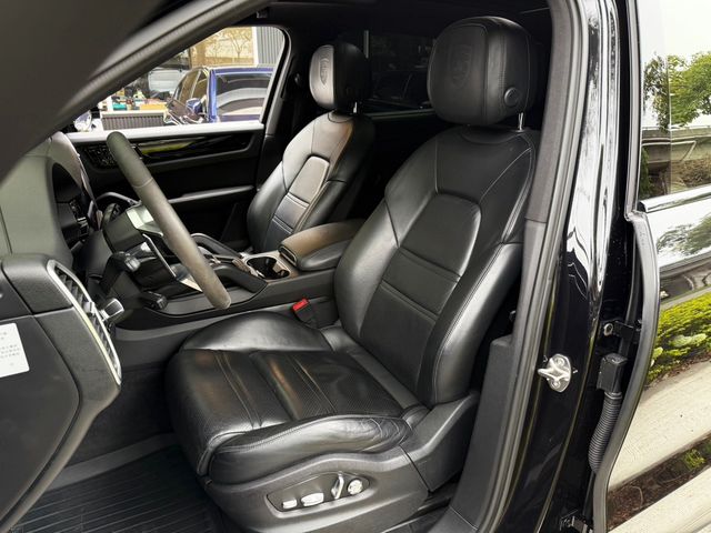 PORSCHE保時捷 CAYENNE  第13張相片