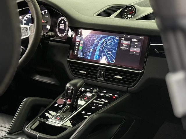 PORSCHE保時捷 CAYENNE  第23張相片