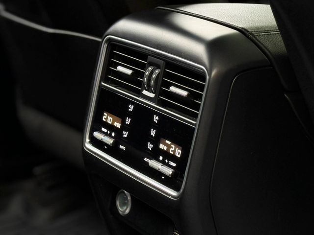 PORSCHE保時捷 CAYENNE  第35張相片