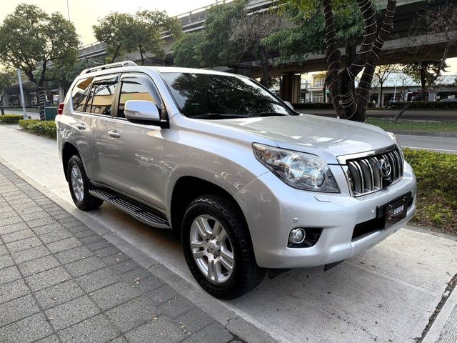 TOYOTA豐田 LAND CRUISER PARDO  第5張相片