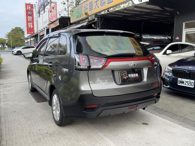 MITSUBISHI三菱 COLT PLUS  第17張相片