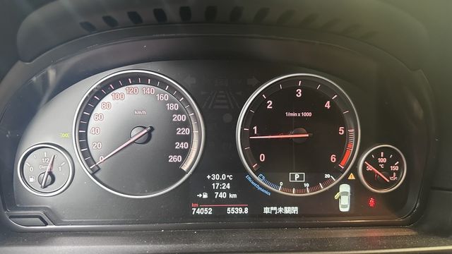 BMW寶馬 520D  第7張相片