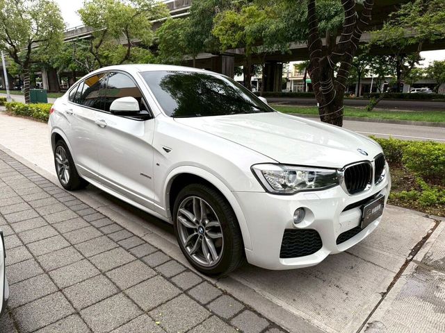 BMW寶馬 X4 XDRIVE20I  第3張相片