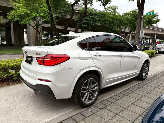 BMW寶馬 X4 XDRIVE20I  第5張相片