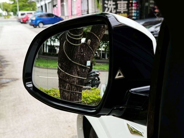 BMW寶馬 X4 XDRIVE20I  第10張相片