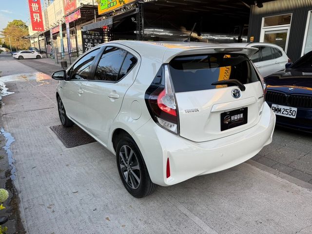 TOYOTA豐田 PRIUS C  第3張相片