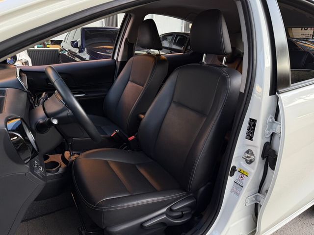 TOYOTA豐田 PRIUS C  第6張相片