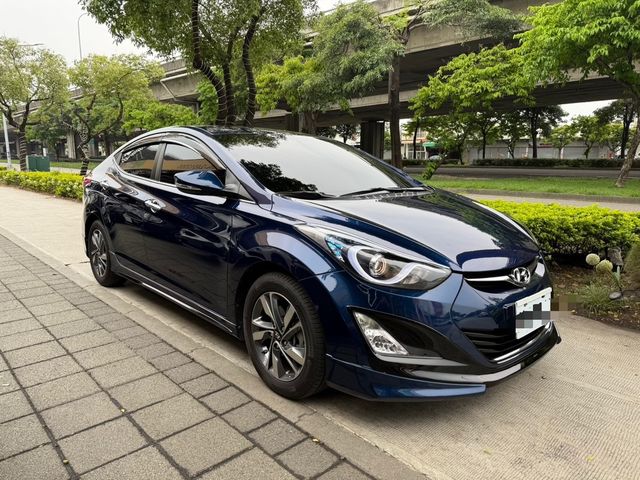 HYUNDAI現代 ELANTRA  第3張相片