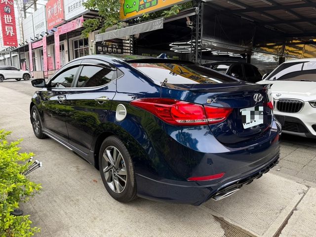 HYUNDAI現代 ELANTRA  第4張相片
