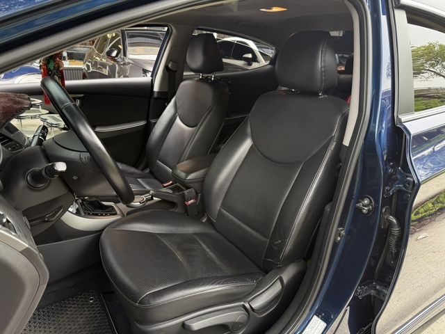 HYUNDAI現代 ELANTRA  第8張相片