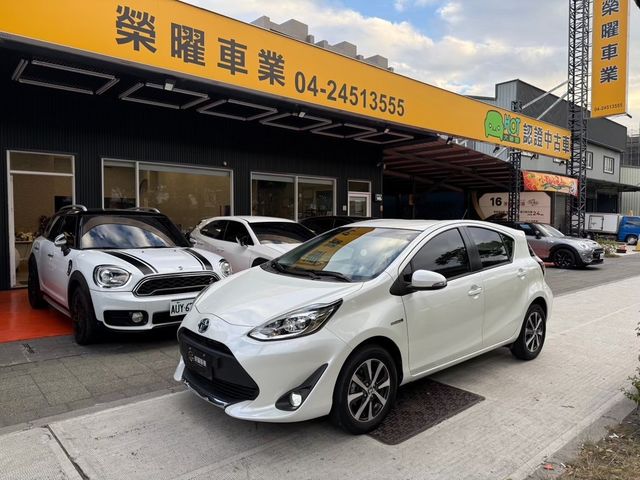 TOYOTA豐田 PRIUS C  第1張相片