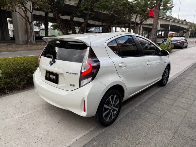 TOYOTA豐田 PRIUS C  第4張相片