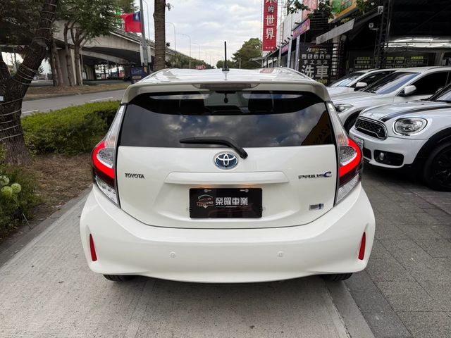 TOYOTA豐田 PRIUS C  第6張相片