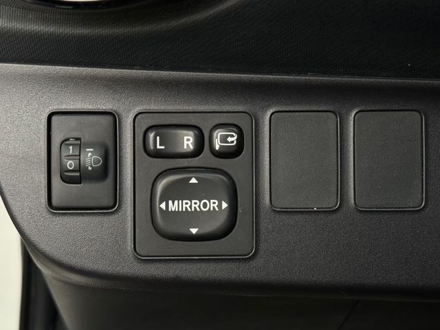 TOYOTA豐田 PRIUS C  第12張相片