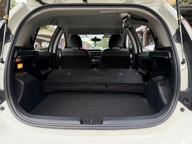 TOYOTA豐田 PRIUS C  第20張相片
