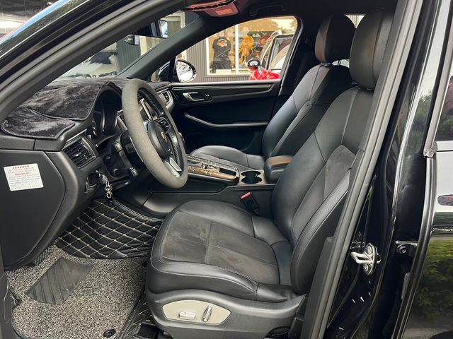 PORSCHE保時捷 MACAN  第9張相片