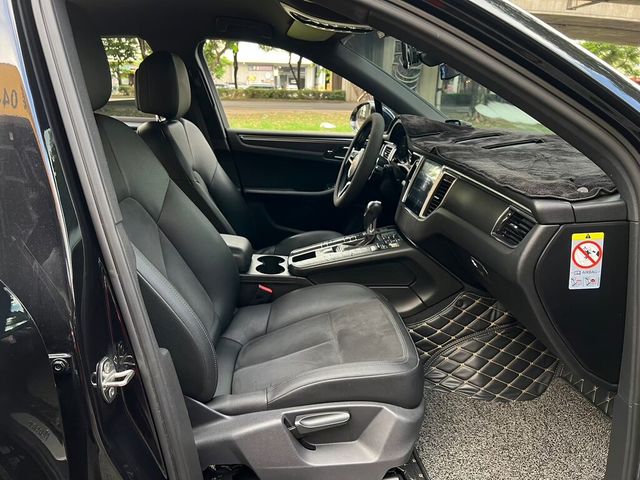 PORSCHE保時捷 MACAN  第11張相片