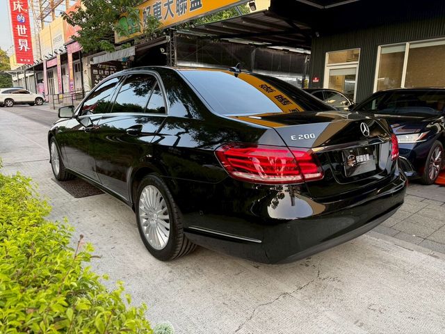 M-BENZ賓士 E200  第7張相片