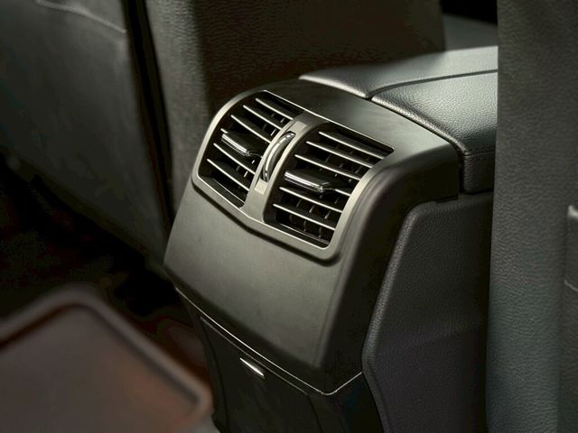 M-BENZ賓士 E200  第14張相片