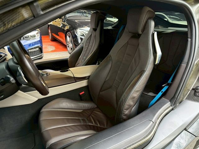 BMW寶馬 I8  第11張相片