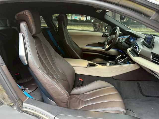 BMW寶馬 I8  第12張相片