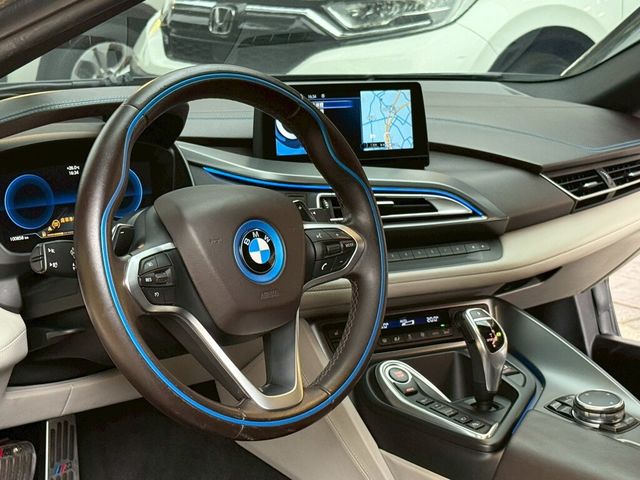 BMW寶馬 I8  第13張相片