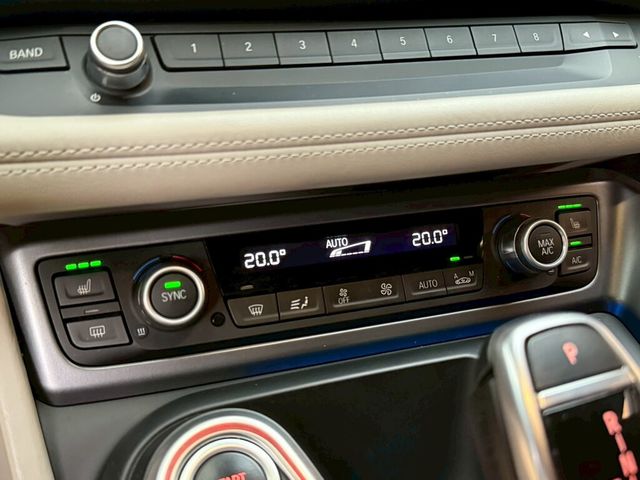 BMW寶馬 I8  第16張相片