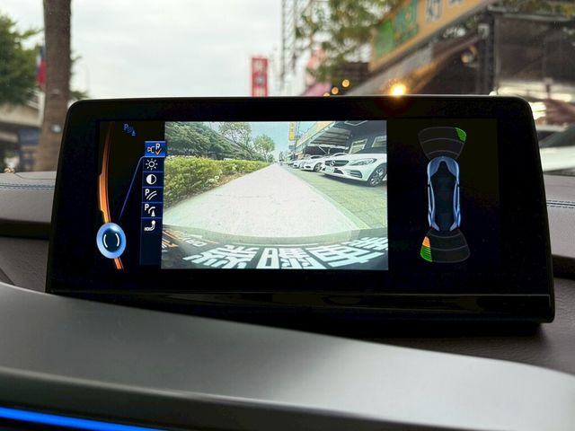 BMW寶馬 I8  第17張相片