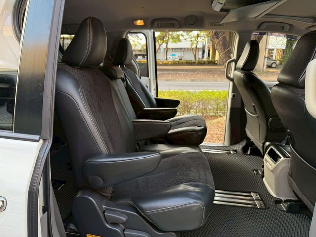 TOYOTA豐田 SIENNA  第9張相片