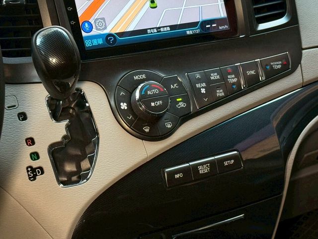 TOYOTA豐田 SIENNA  第18張相片
