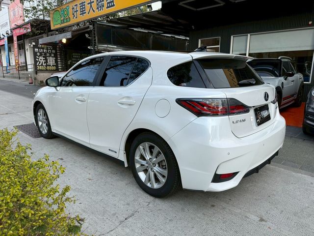 LEXUS凌志 CT200H  第6張相片