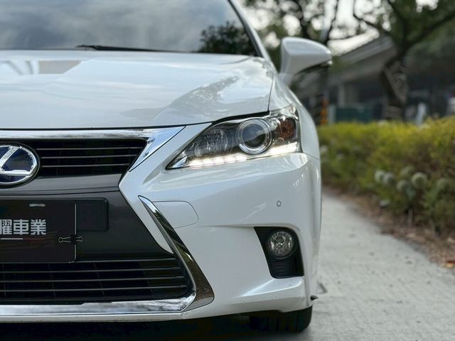 LEXUS凌志 CT200H  第7張相片