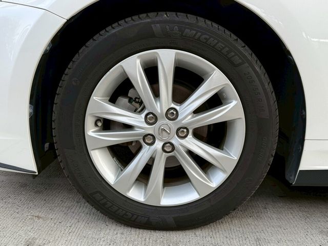 LEXUS凌志 CT200H  第9張相片