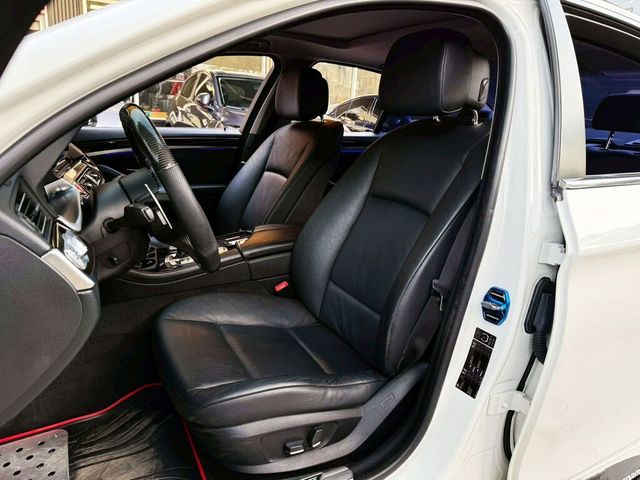 BMW寶馬 523I  第13張相片
