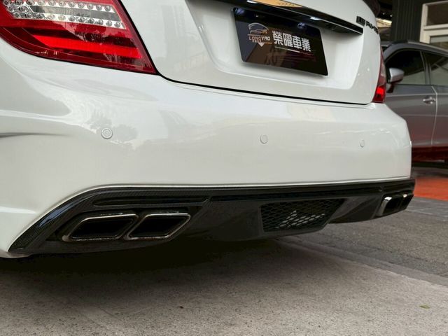 M-BENZ賓士 C63 AMG  第12張相片
