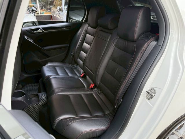VOLKSWAGEN福斯 GOLF GTI  第12張相片