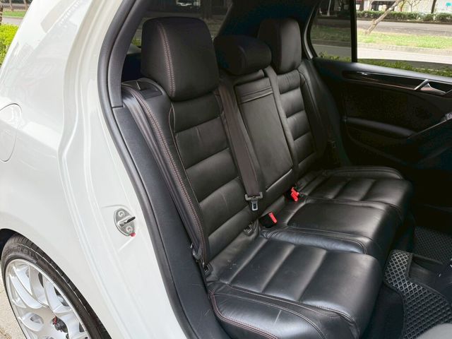 VOLKSWAGEN福斯 GOLF GTI  第13張相片
