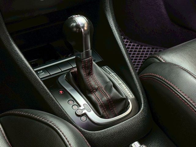 VOLKSWAGEN福斯 GOLF GTI  第19張相片