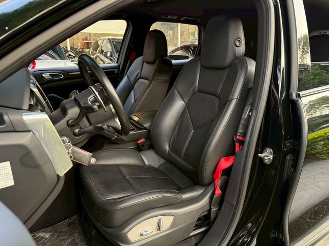 PORSCHE保時捷 CAYENNE  第7張相片