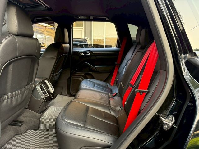 PORSCHE保時捷 CAYENNE  第8張相片