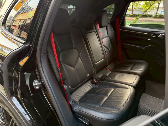 PORSCHE保時捷 CAYENNE  第9張相片