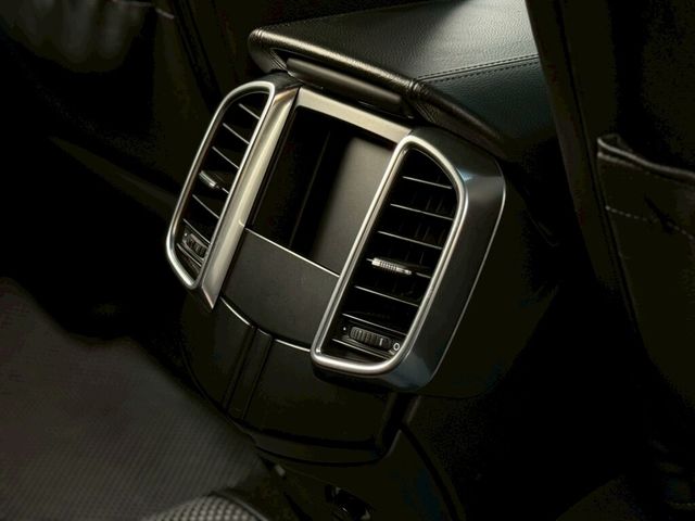 PORSCHE保時捷 CAYENNE  第11張相片