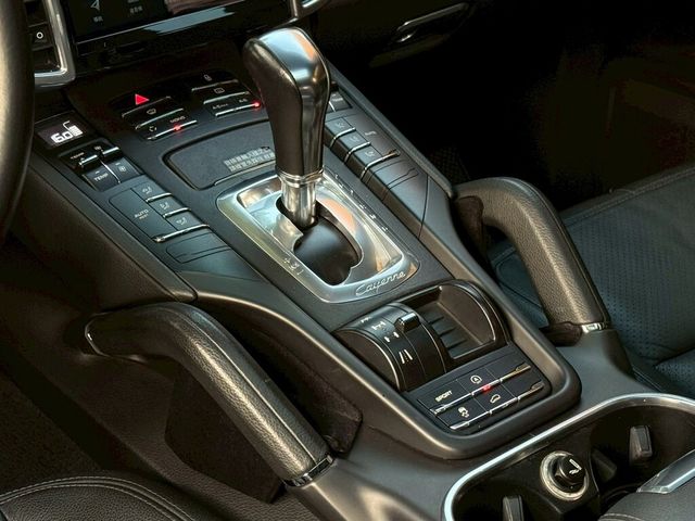 PORSCHE保時捷 CAYENNE  第17張相片