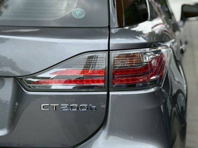 LEXUS凌志 CT200H  第8張相片