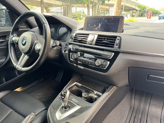 BMW寶馬 M2 COUPE  第11張相片