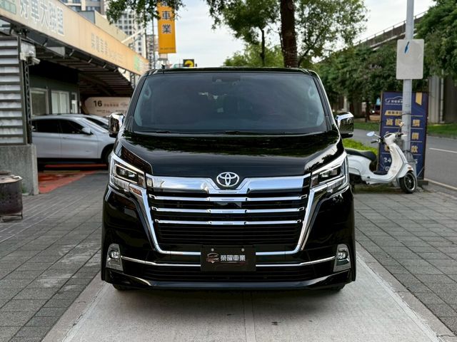 TOYOTA豐田 GRANVIA  第2張相片
