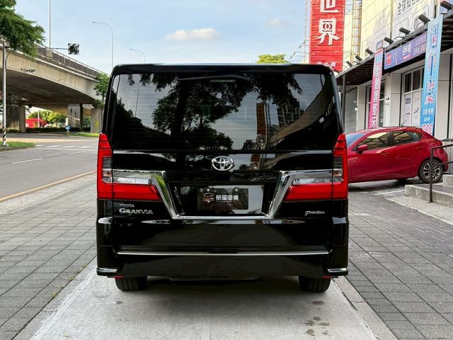 TOYOTA豐田 GRANVIA  第5張相片