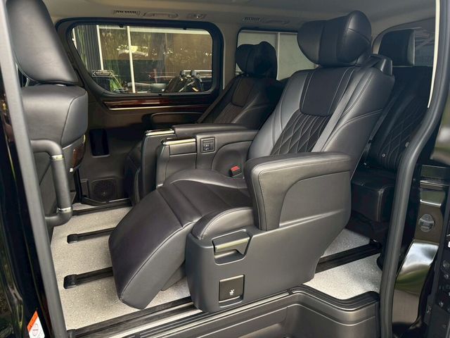 TOYOTA豐田 GRANVIA  第11張相片