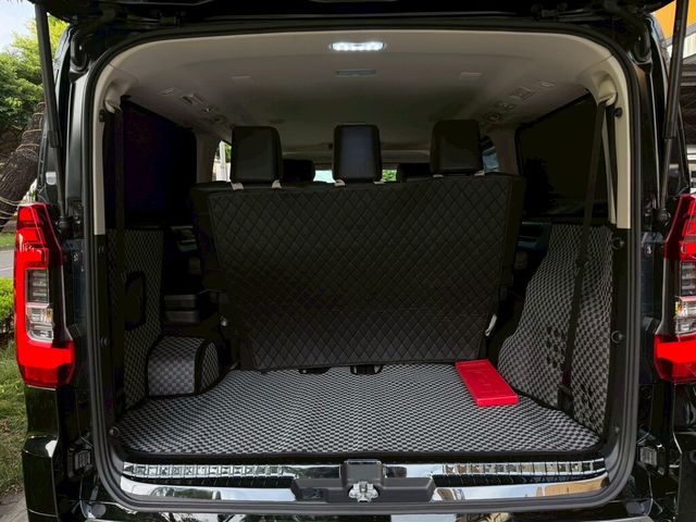 TOYOTA豐田 GRANVIA  第12張相片