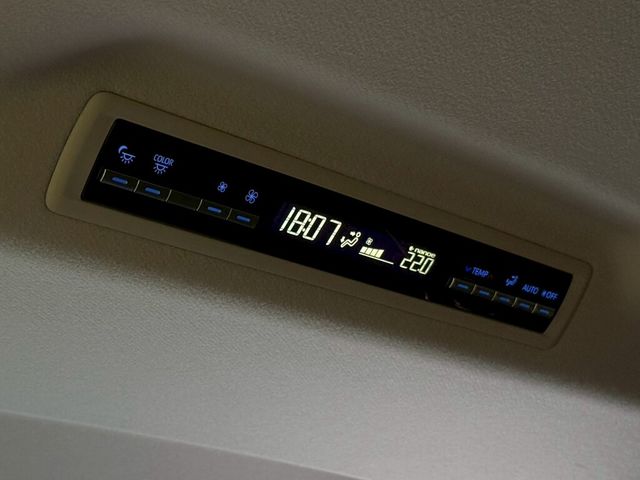 TOYOTA豐田 GRANVIA  第14張相片